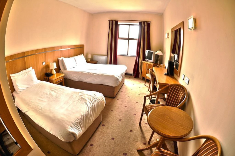 Queens Hotel and Nightclub