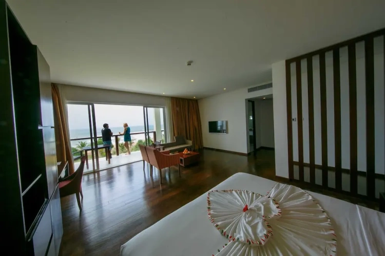 Deluxe Suite with balcony