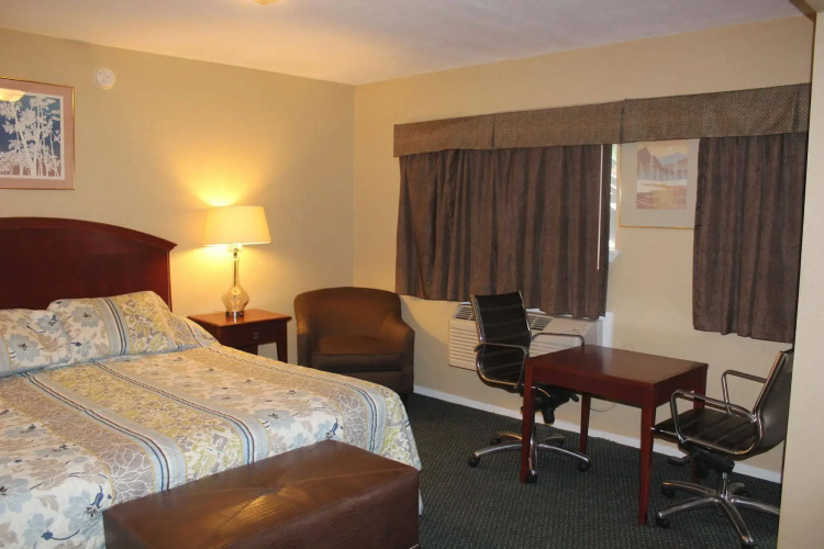 Ranch House Inn and Suites