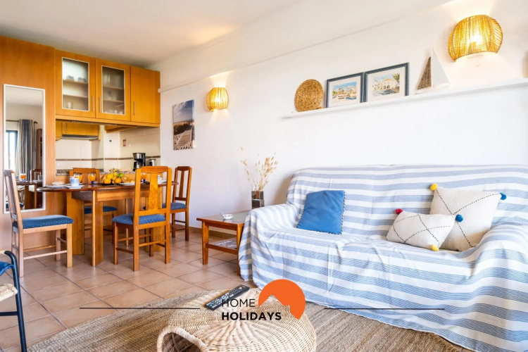 #014 Cozy Flat Only 5m Walk NewTown w pool
