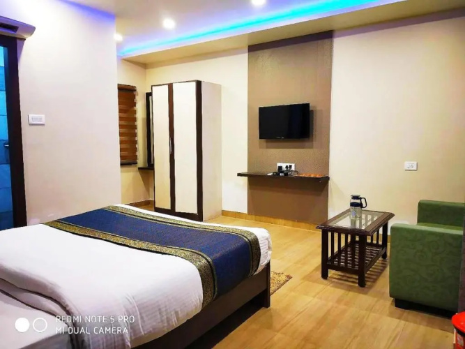 Hotel Aadesh Palace