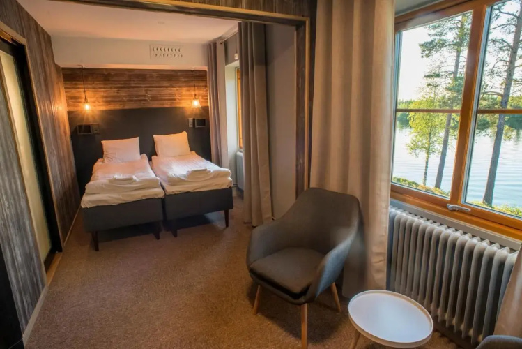 Arctic River Lodge