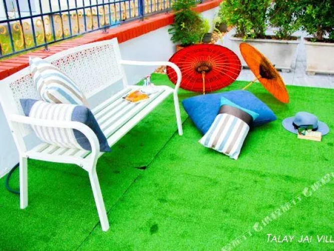 3 Bedrooms Sextuple Villa