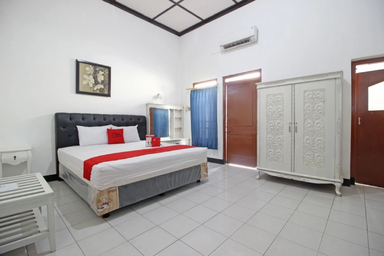 Deluxe Double room with city view