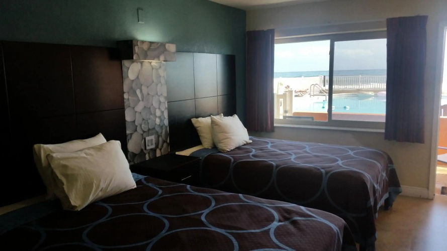 Driftwood Beach Motel