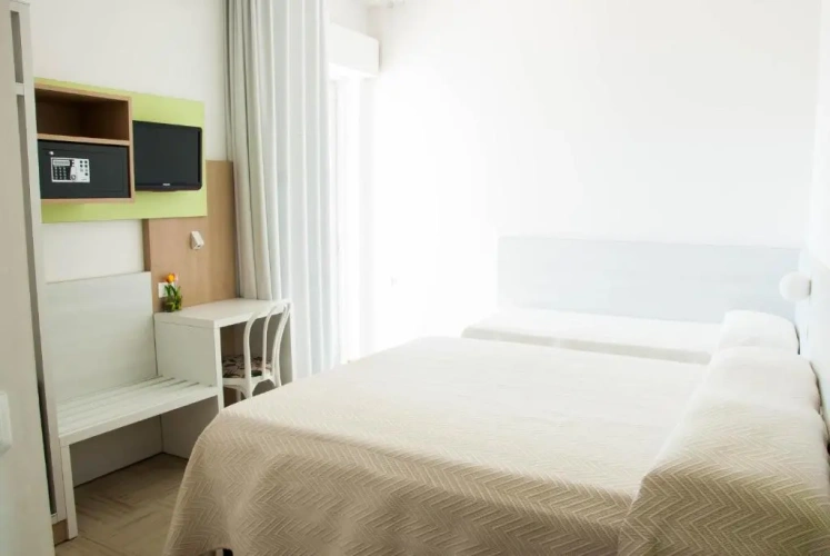 Standard Triple room with balcony and with sea view