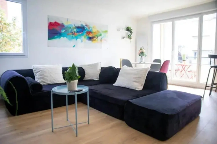 2 Bedrooms Apartment