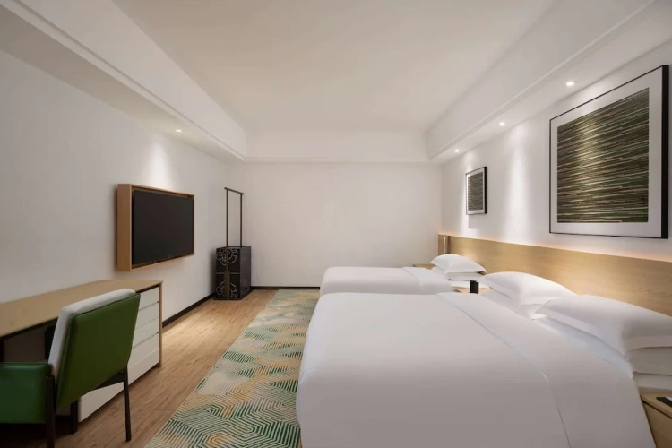Deluxe Triple Family Suite