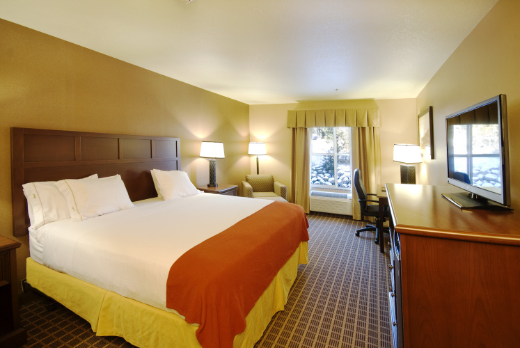 The Evergreen Hotel photo 7