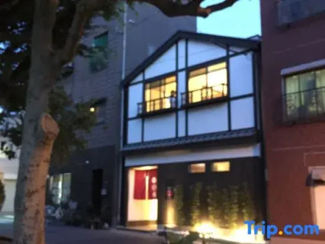 Yadoya Asakusa-Honkan