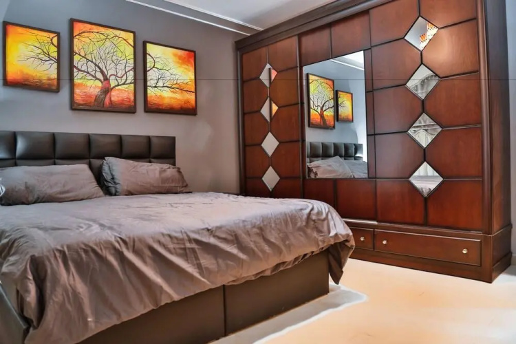 Deluxe Apartments
