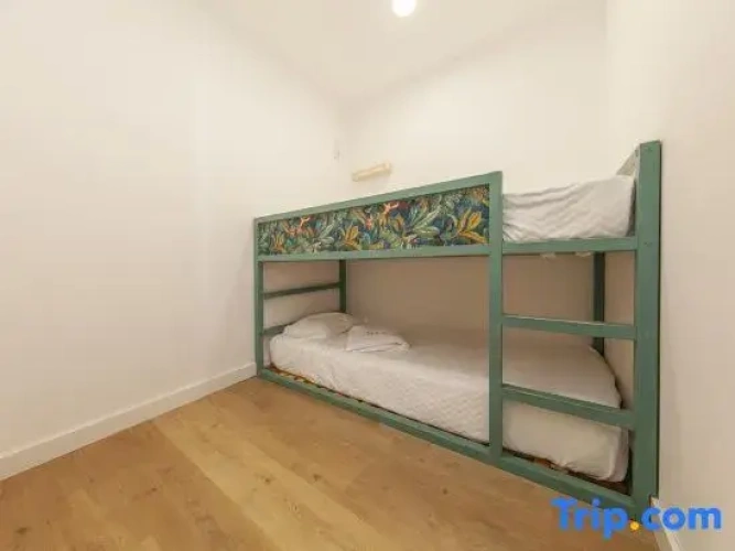2 Bedrooms Apartment