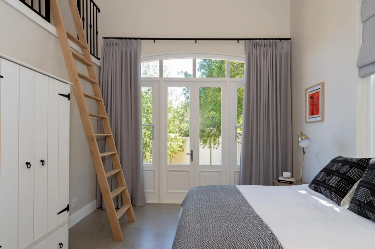 Le Vine Constantia