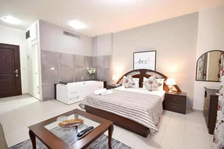 Nine Seven Hotel