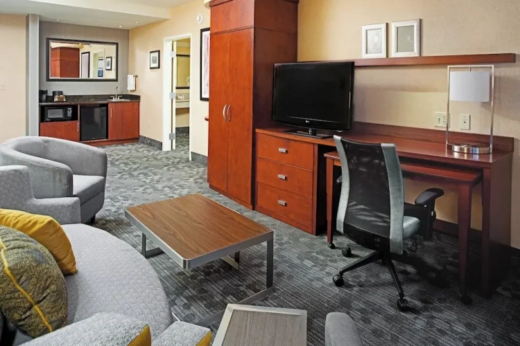 1 Bedroom Suite