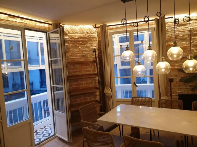 3 Bedrooms Apartment