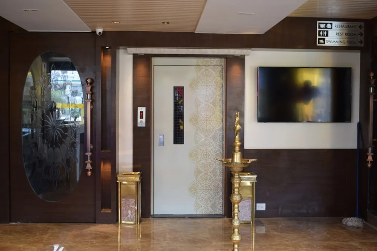 Hotel Seven Sky