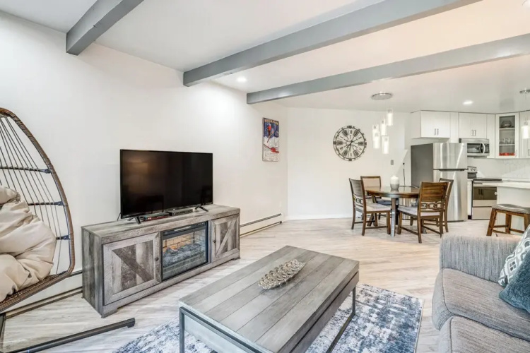 Pet-friendly Apt w/ Views: 6 Mi to Keystone Resort