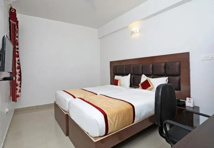 Hotel Galaxy by OYO Rooms