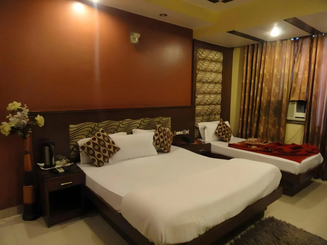Fabhotel Shivdev International