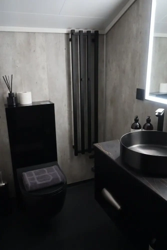 Standard Quadruple Suite