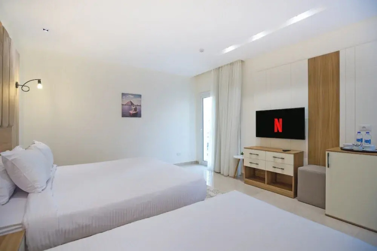 Mazar Pyramids Hotel