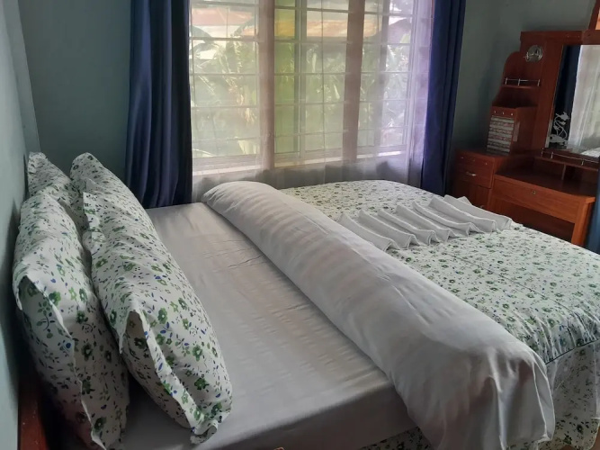 Highland Breeze Avacado Hotel