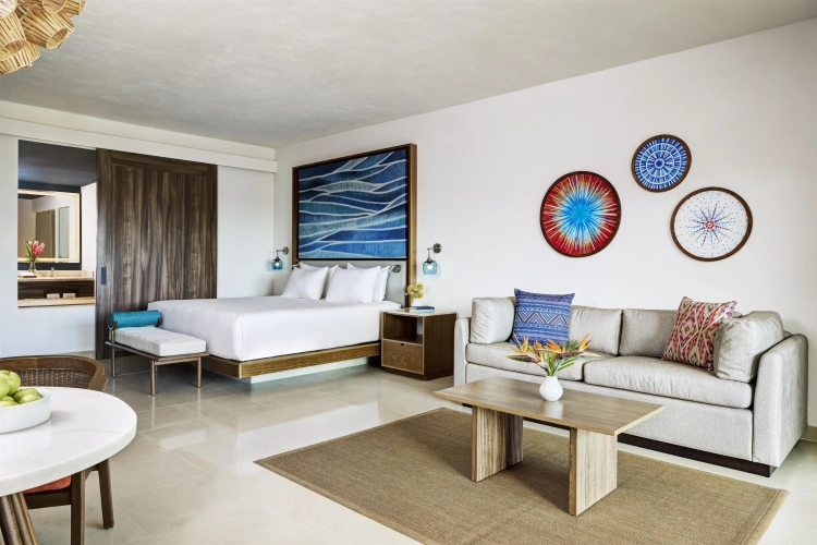 Junior Suite with pool view