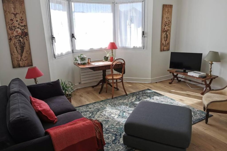 2 Bedrooms Apartment