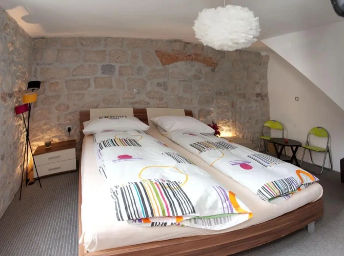 3 Bedrooms Apartment