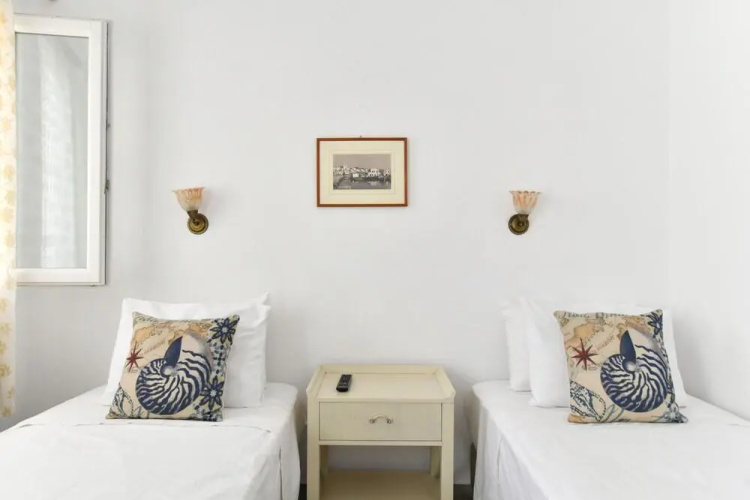 Hara Studios and Apartments