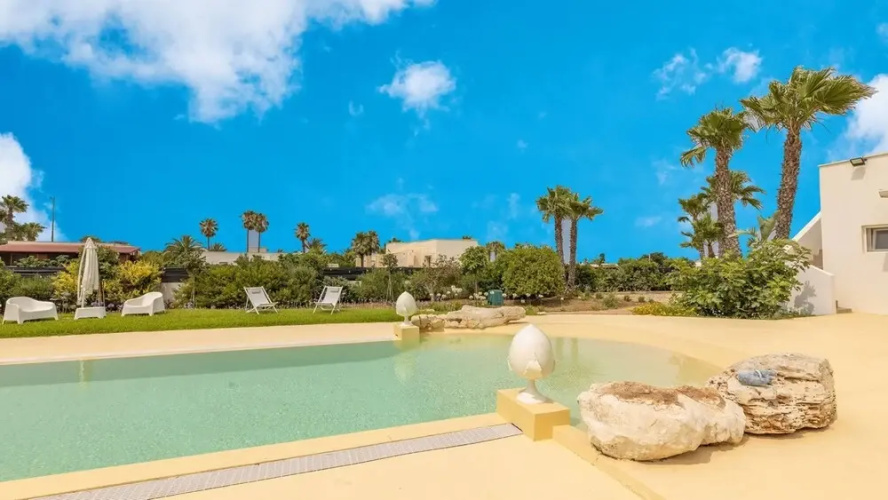 Villa Eriberto - Pool 3 Bedrooms 8 Sleeps