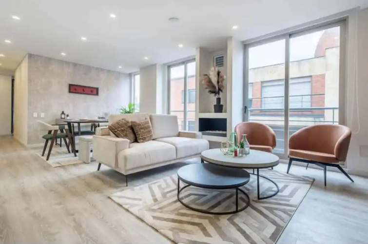 Unique 3 BR Apartment in Usaqu n