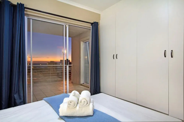 Dolphin Ridge 108