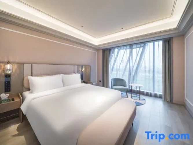 Suite with river view
