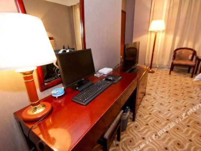 Qin'an Hotel