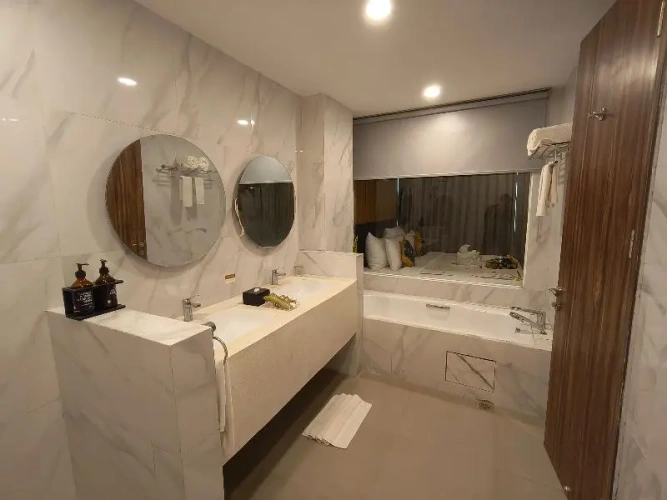 1 Bedroom Suite with balcony