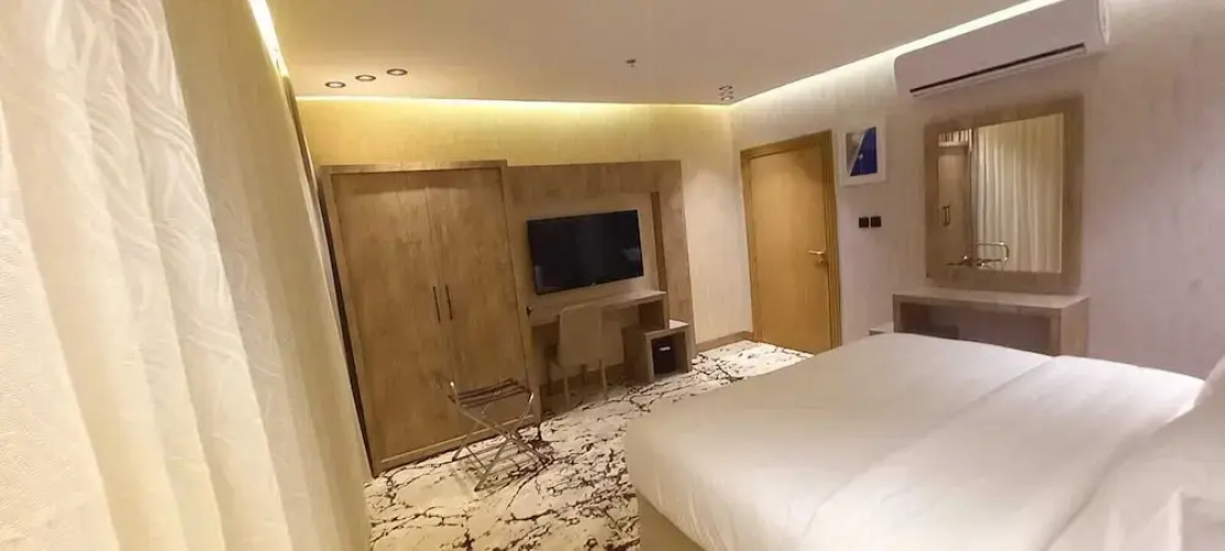 Hyatt Town 2