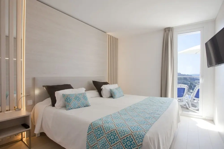 Junior Suite with balcony and with sea view