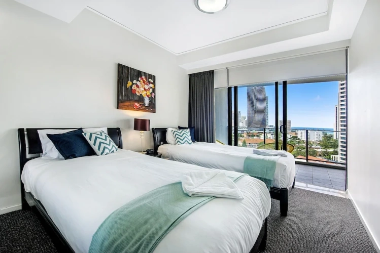 2 Bedrooms Executive Apartment with balcony and with sea view