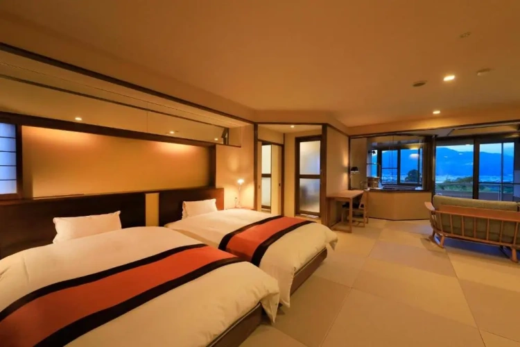 Standard Twin room with mountain view