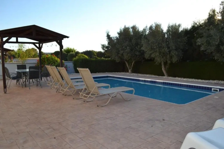 3 Bedrooms Villa
