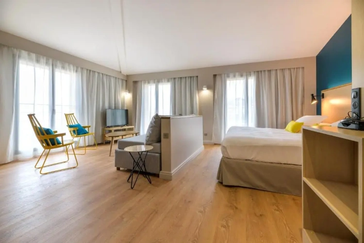 2 Bedrooms Apartment