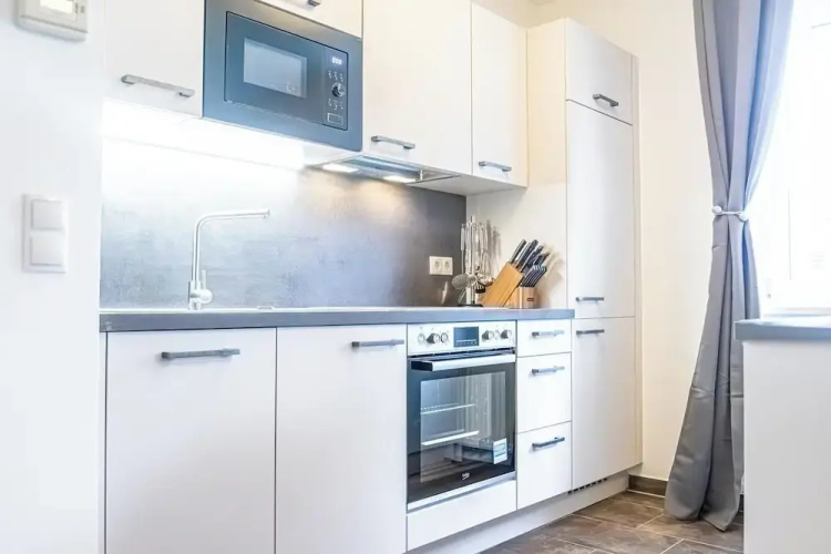 Modern 1BR 1LR Apt Donaustadt Area