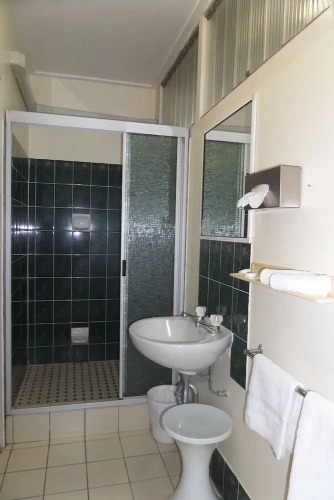 Standard Twin Suite