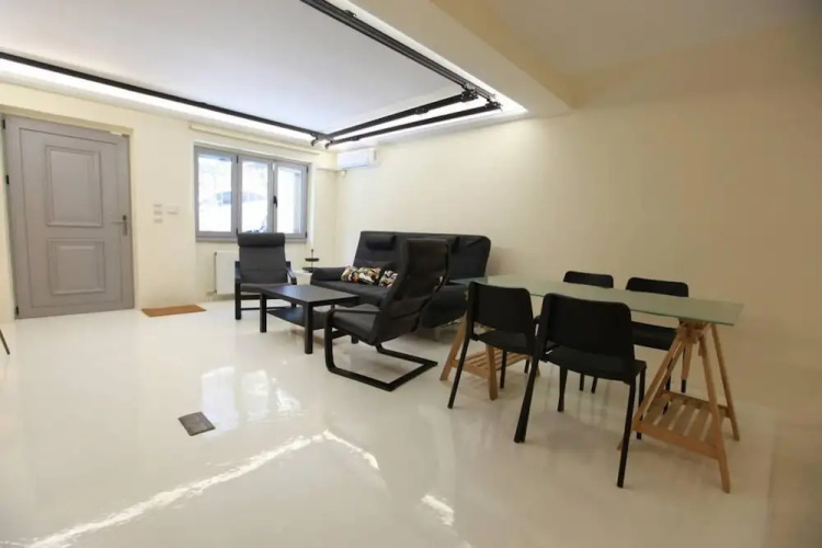 Elegant Studio at the Acropolis Hills