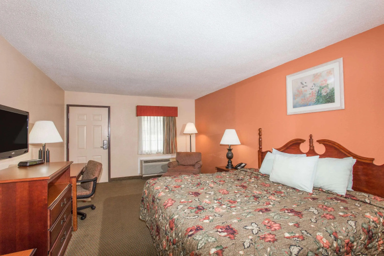 Knights Inn - Grenada MS