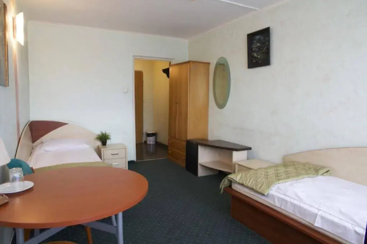 Hotel 212