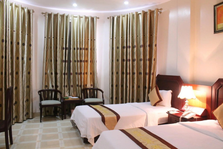 Hung Long Harbour Hotel