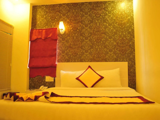 Lee Park Hotel